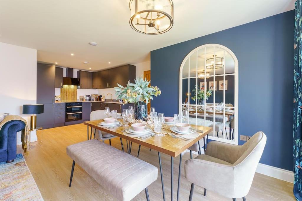 Darlington - 2 Bedroom Luxury Apartment By Mint Stays Μπρίστολ Εξωτερικό φωτογραφία
