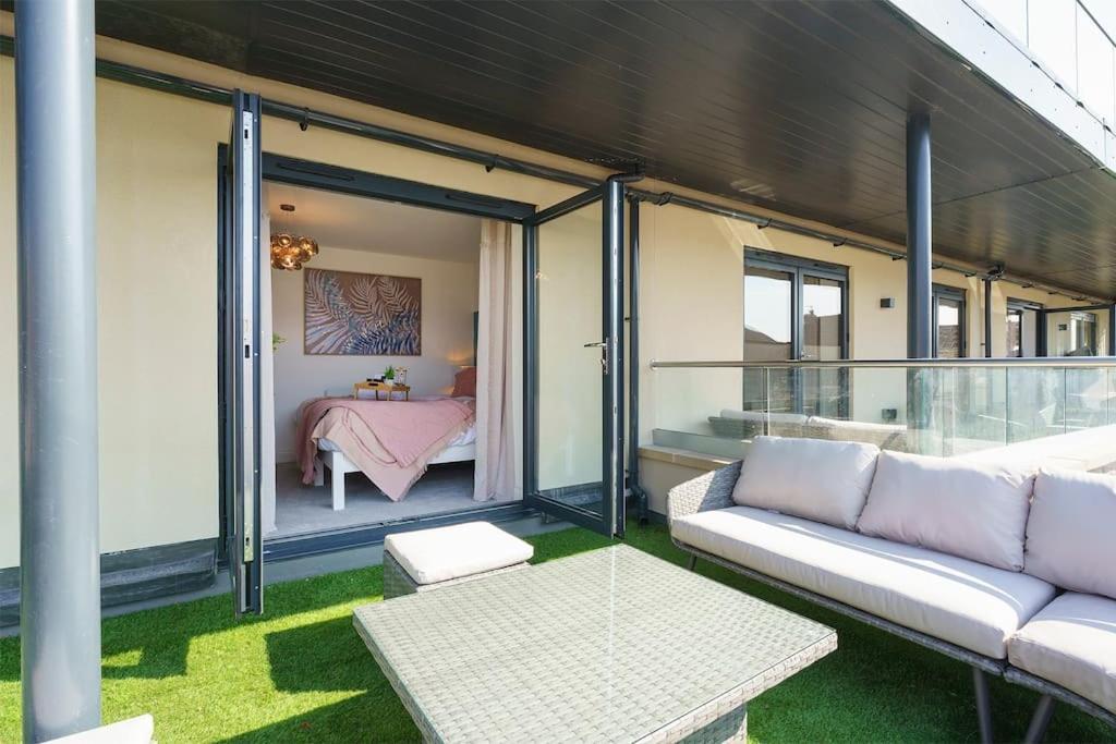 Darlington - 2 Bedroom Luxury Apartment By Mint Stays Μπρίστολ Εξωτερικό φωτογραφία